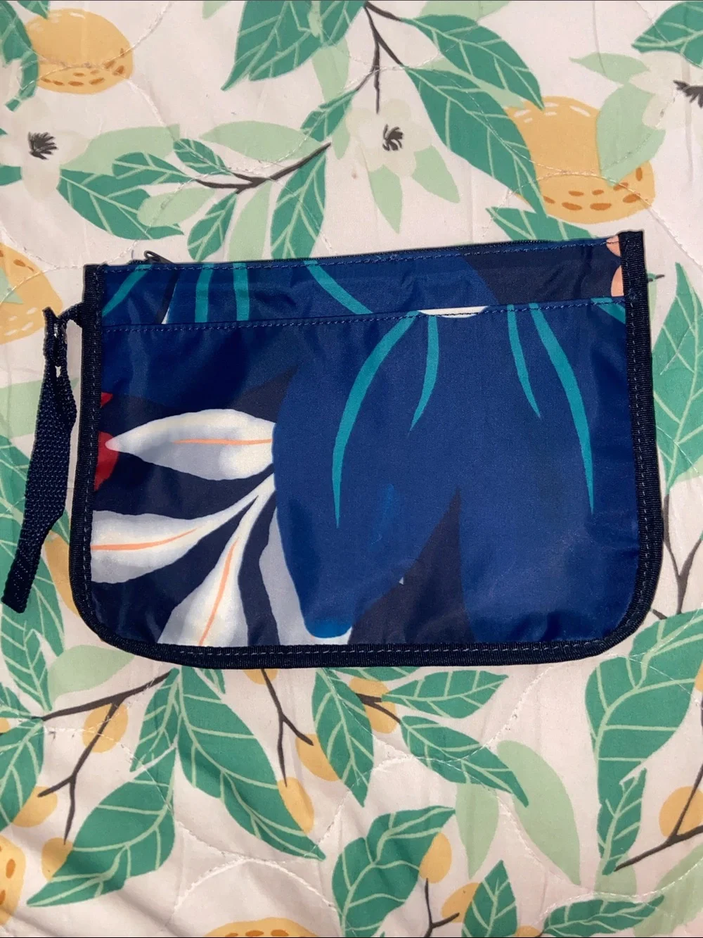 MIDNIGHT FLORAL POUCH NWOT Travel Toiletries Makeup Cosmetic Bag THIRTY-ONE